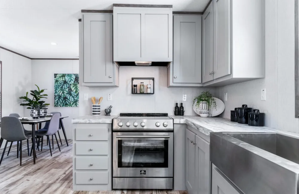 The Oakmont TTM16763E Kitchen8