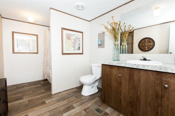 Liston / Marvel - TRU28564A-Master-Bathroom