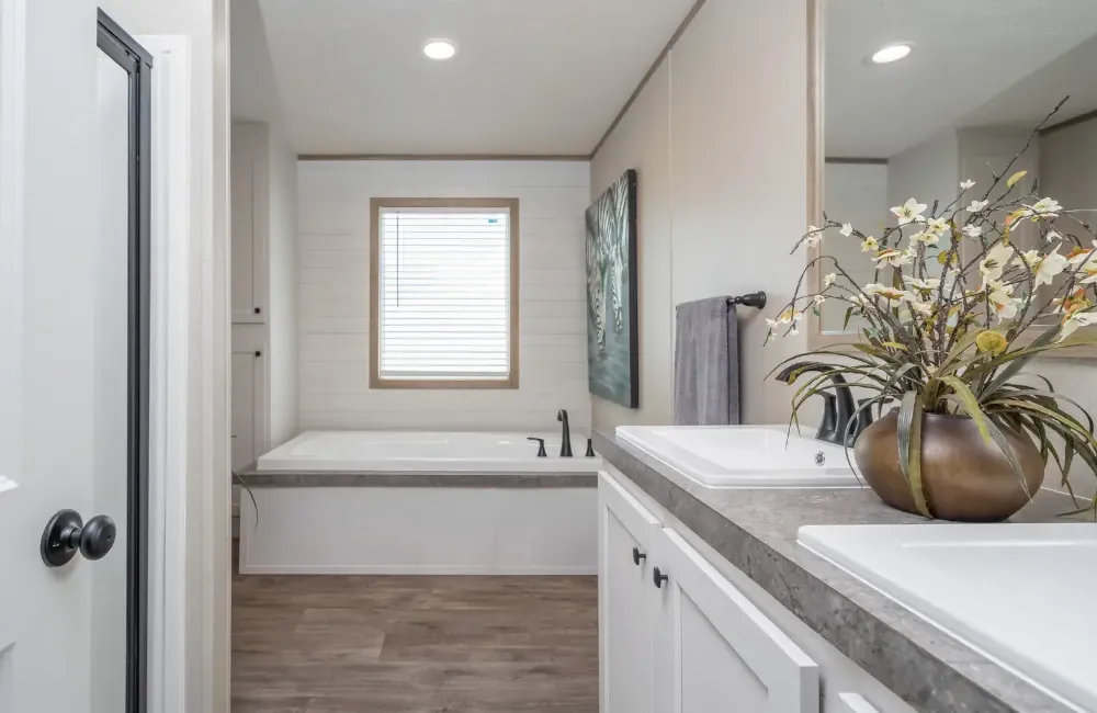 PT 78 SLT28563D Bathroom2