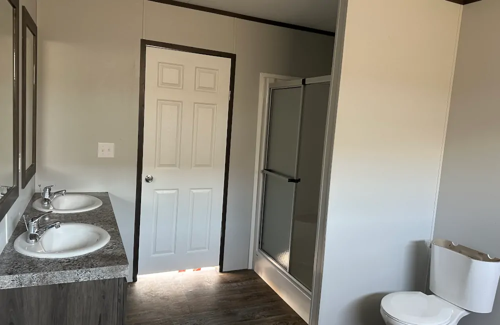 Fleetwood Pure 3268 PU32684U Bathroom3 Fleetwood Pure 3268 PU32684U Bathroom3