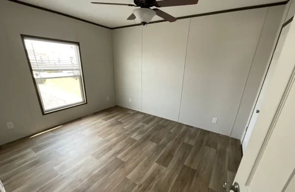 Landmark 40 LM16401L Bedroom2 Landmark 40 LM16401L Bedroom2