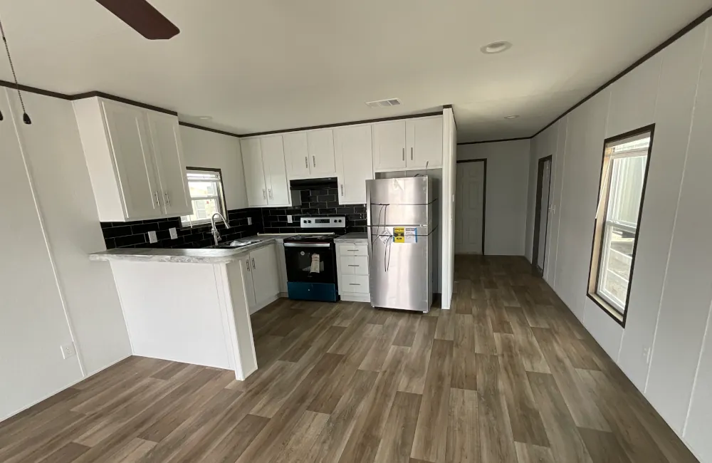 Landmark 40 LM16401L Kitchen2