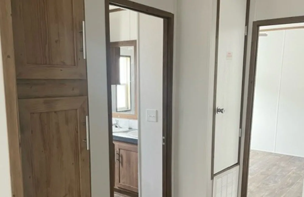 Landmark 50 LM16502L Bedroom Landmark 50 LM16502L Bedroom