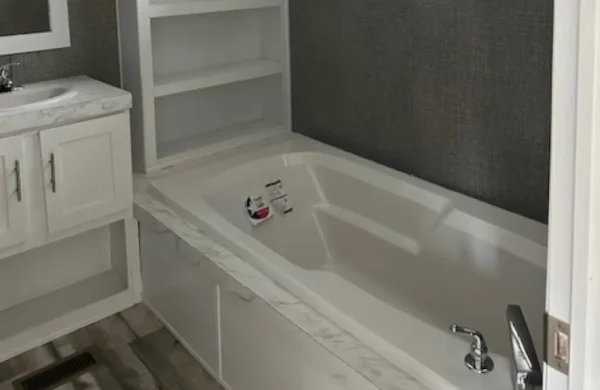 Landmark 76J LM16763J Bathroom2