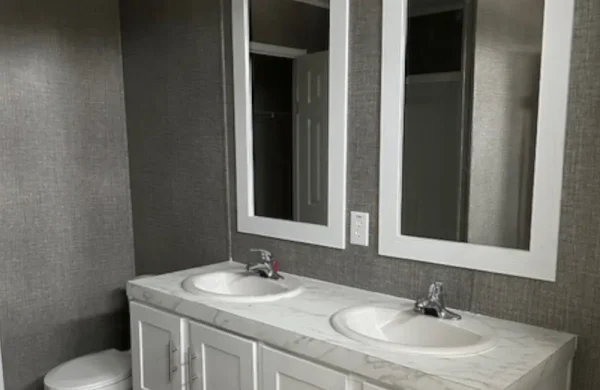 Landmark 76J LM16763J Bathroom3