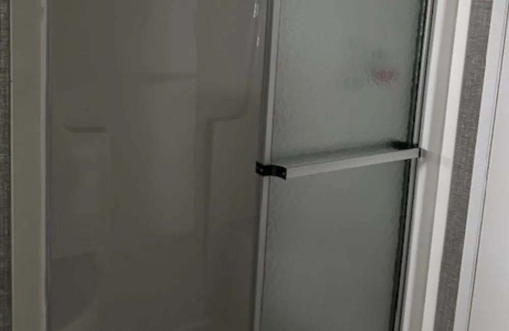 Landmark 76J LM16763J Bathroom4