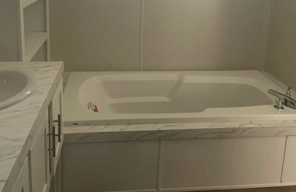Landmark 76J LM16763J Bathroom7