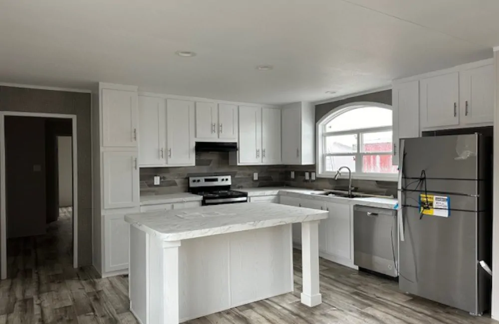 Landmark 76J LM16763J Kitchen2
