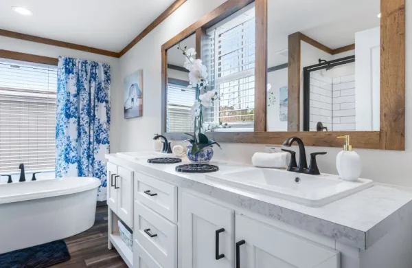 Clayton Lizzie Elite NXT32563A Bathroom2