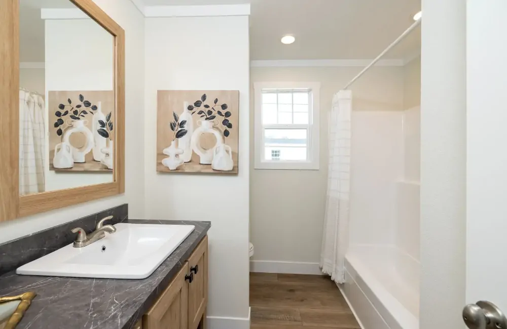 Hey Jude TEM28725A Bathroom2