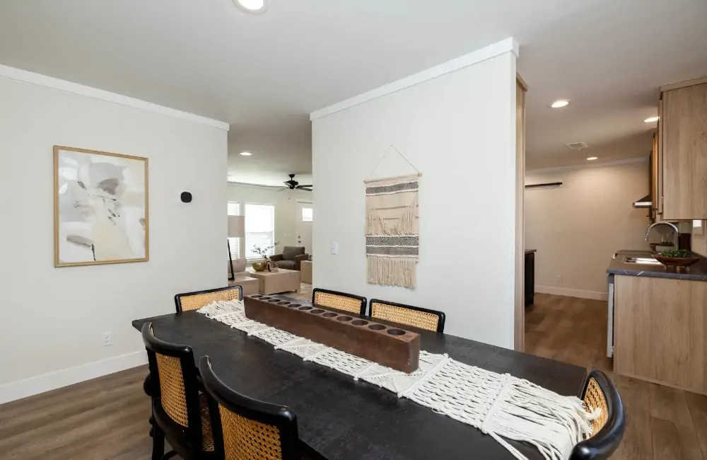 Hey Jude TEM28725A DiningRoom