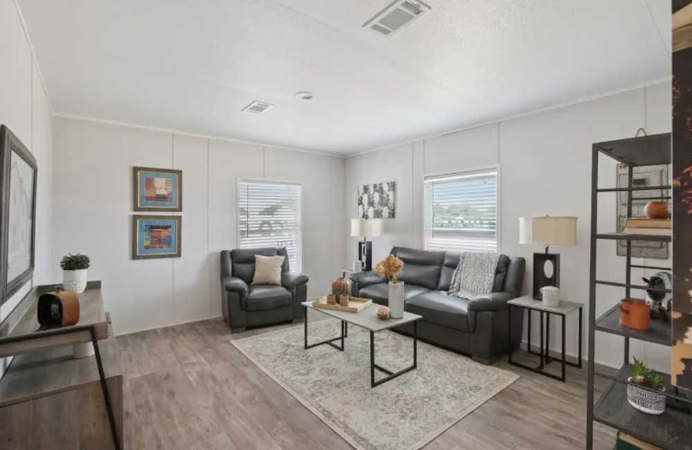 The Trailblazer XL V428724P LivingRoom6