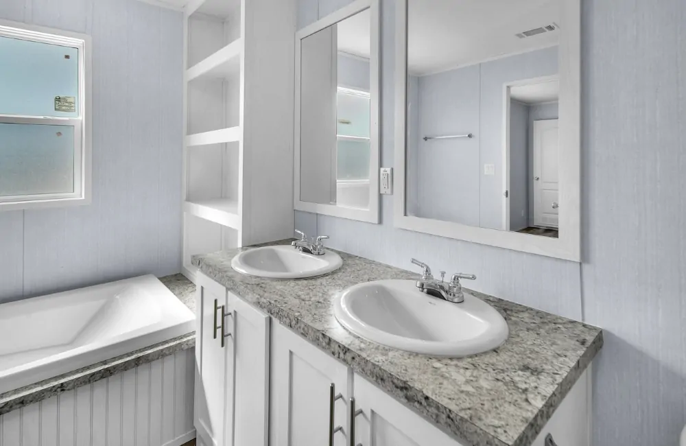 Maxx ELITE 76R Bathroom3