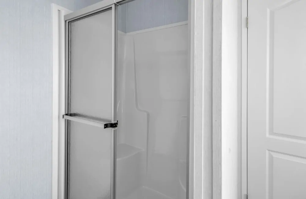 Maxx ELITE 76R Bathroom4