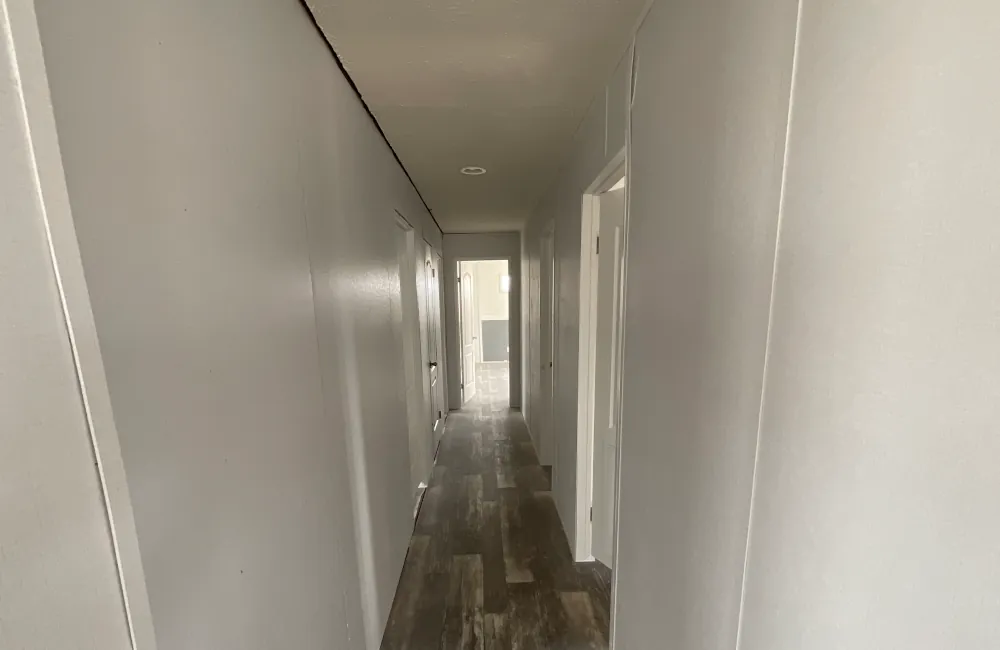 Cavco Verde Ranch VC28563N Coridor