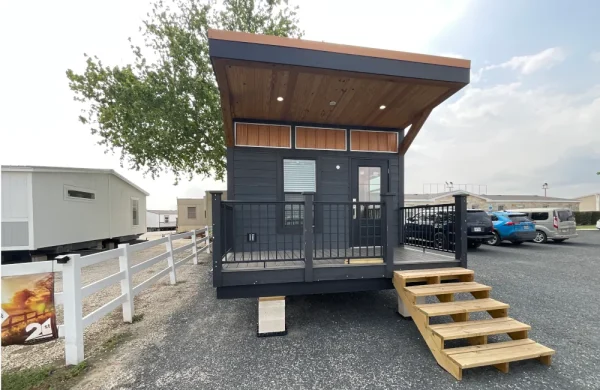 Chariot Eagle Park Exterior3
