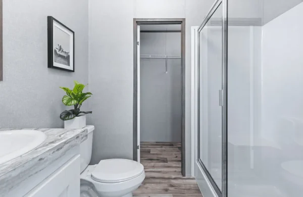 The Cuatro FAC18764A Bathroom3 The Cuatro FAC18764A Bathroom3