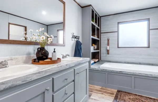 The Hogan TTM32765A Bathroom The Hogan TTM32765A Bathroom