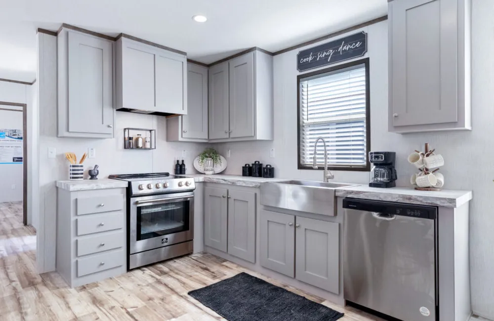 The Oakmont TTM16763E Kitchen2
