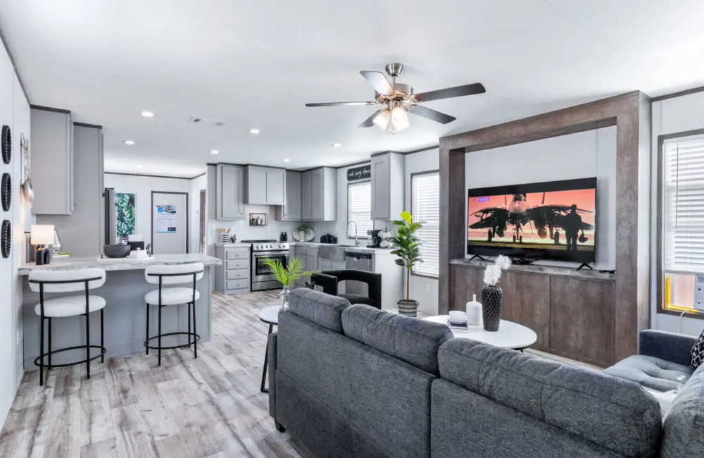 The Oakmont TTM16763E LivingRoom2