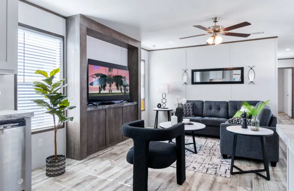 The Oakmont TTM16763E LivingRoom3