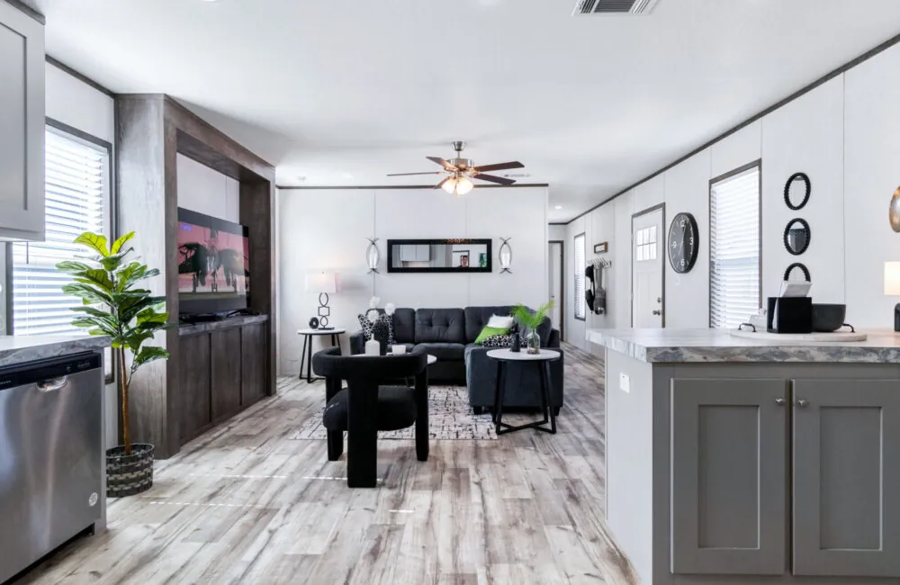 The Oakmont TTM16763E LivingRoom4