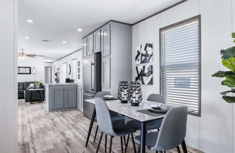 The Oakmont TTM16763E LivingRoom5