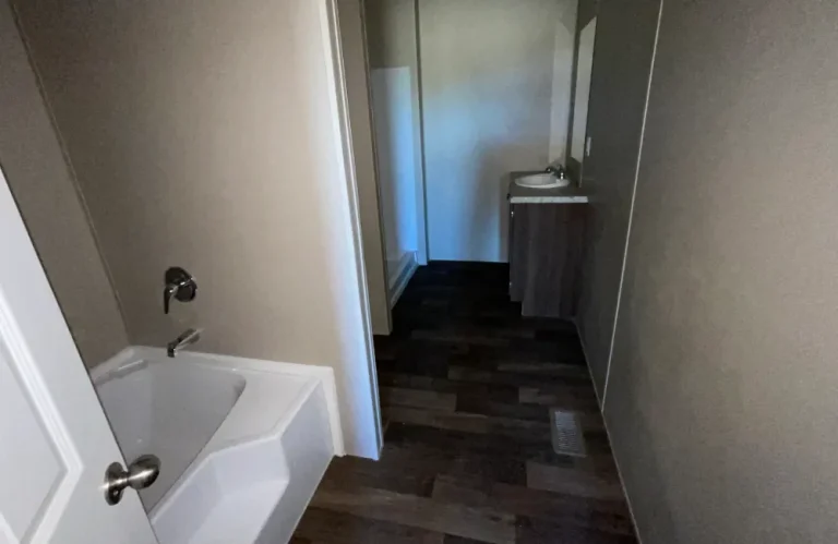 Tru Origin Maple TRT28483M Bathroom