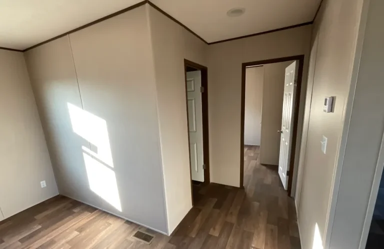 Tru Origin Maple TRT28483M Bedroom2