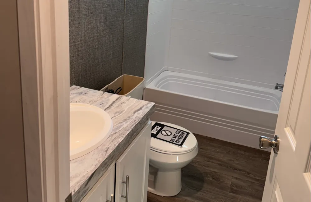 Fleetwood Valu 40 V414401U Bathroom Fleetwood Valu 40 V414401U Bathroom