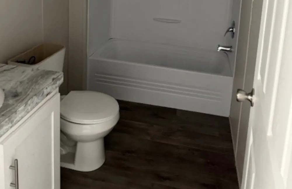 Fleetwood Valu 40 V414401U Bathroom3 Fleetwood Valu 40 V414401U Bathroom3