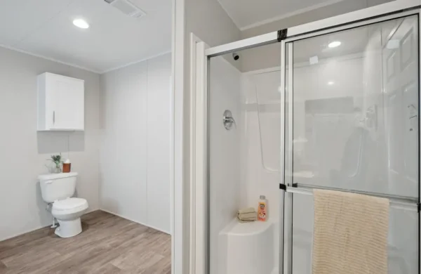 The Trailblazer V428563P Bathroom2