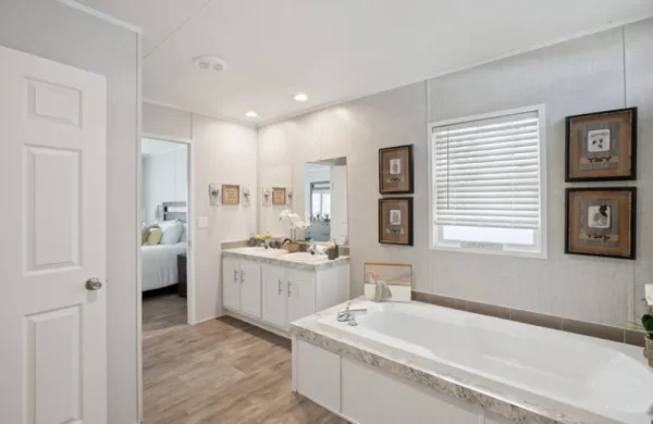 The Trailblazer V428563P Bathroom3