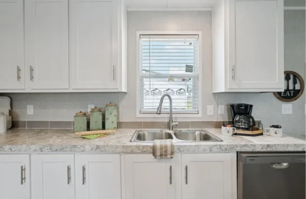 The Trailblazer V428563P Kitchen4
