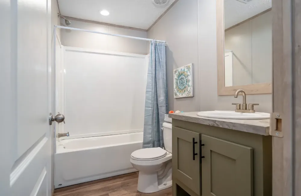 The Desoto CEJ28483A Bathroom
