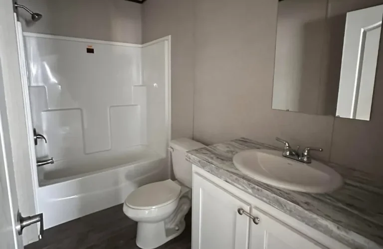 The Panama FAC28564A Bathroom2