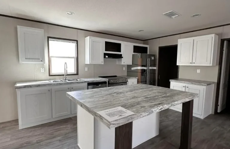 The Panama FAC28564A Kitchen
