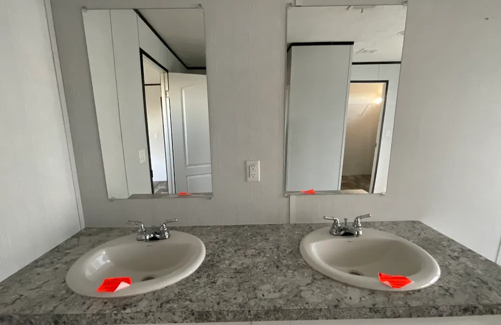 Legacy Bathroom3