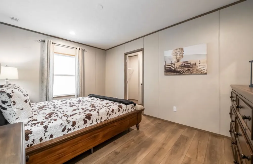 The Beacon HZN16663A Bedroom