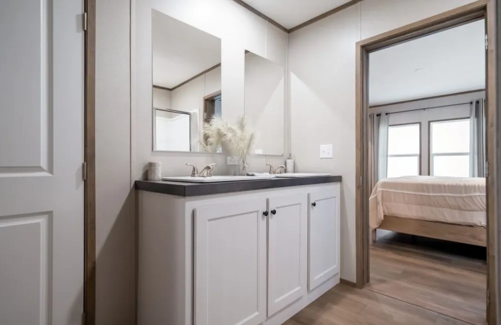 Vista HZN28483A Bathroom2