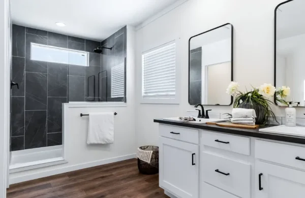 The Iron Peak SAP32644A Bathroom