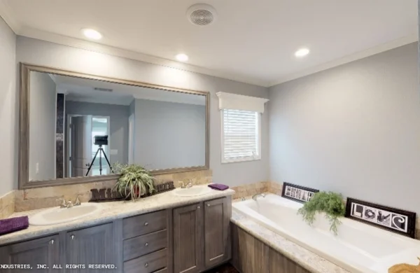 Meridian De Vaca MP32643A Master Bathroom 1