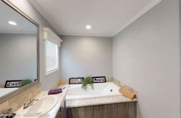 Meridian De Vaca MP32643A Master Bathroom 2